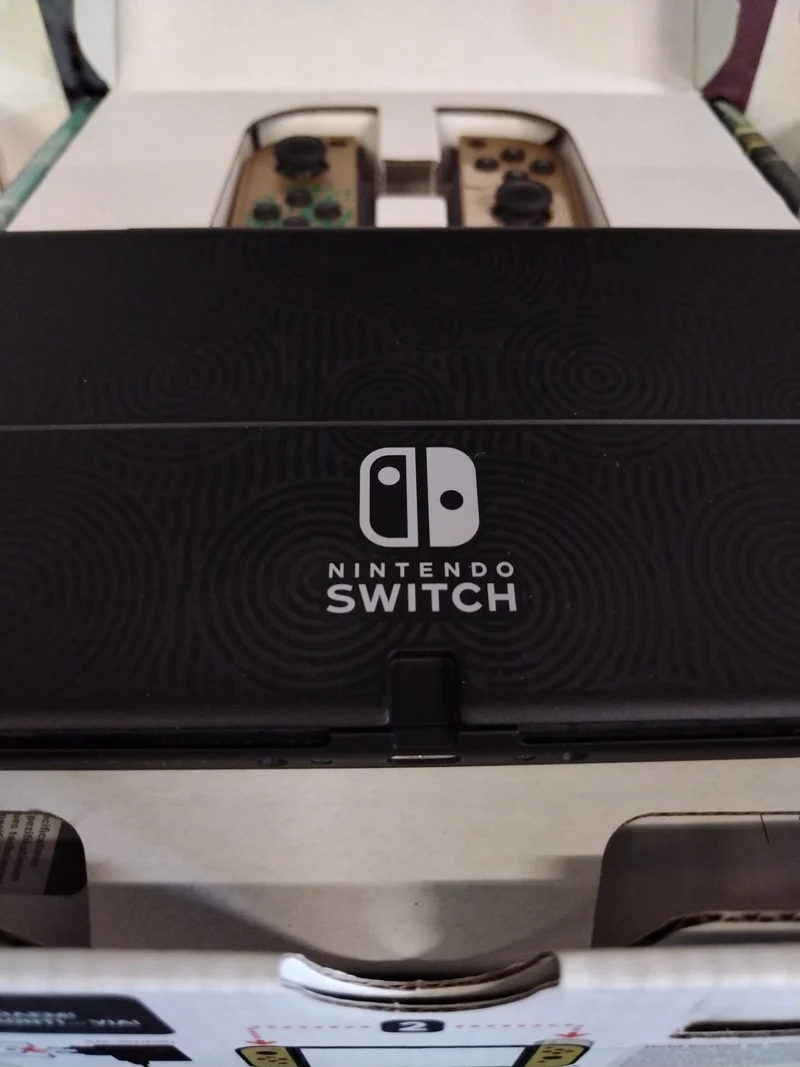 Nintendo Switch™ - Modello OLED Edizione Speciale The Legend of Zelda: Tears of the Kingdom (usato garantito)