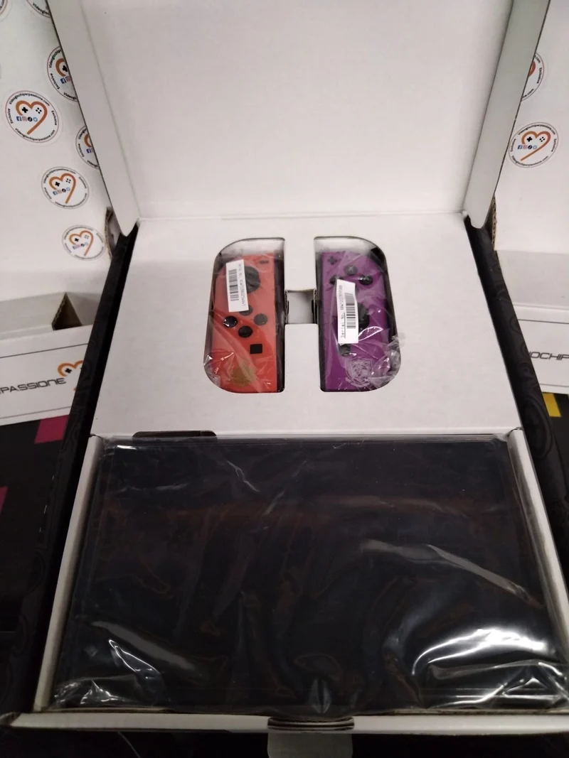 Nintendo Switch Oled Pokémon Scarlatto e Violetto (usato garantito)