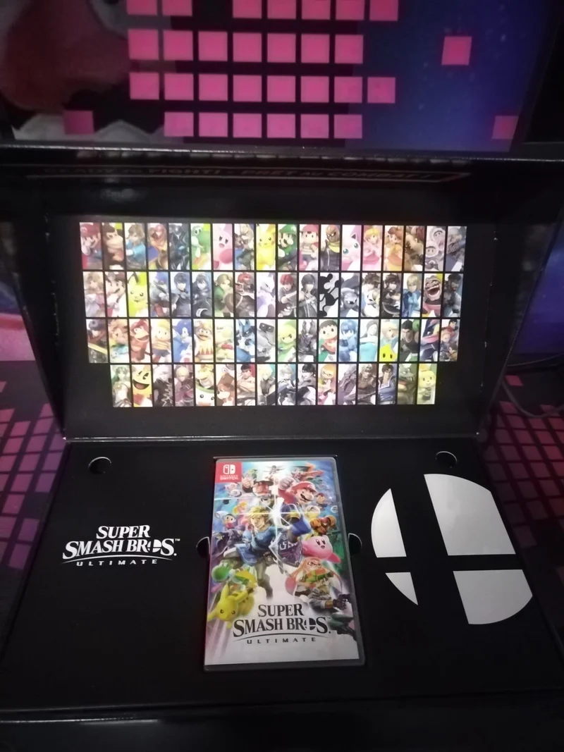 Super Smash Bros Ultimate - Limited Edition Nintendo Switch (usato garantito)