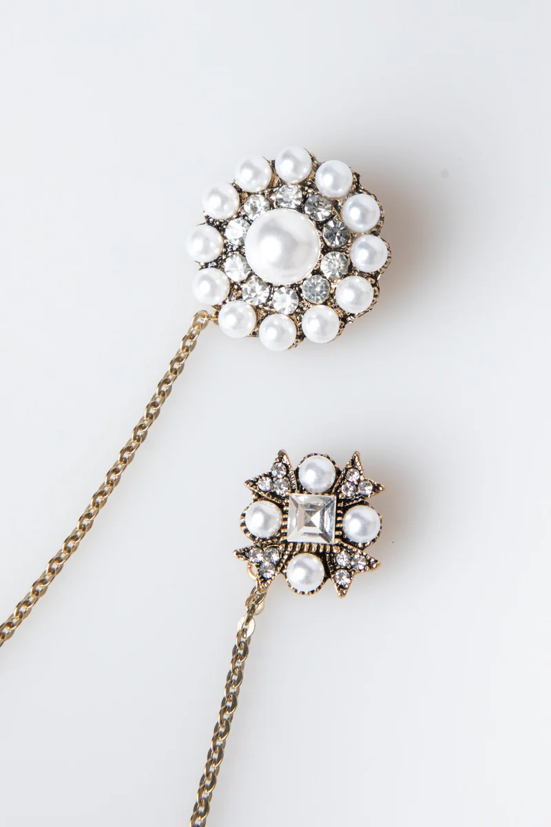 Spilla con fiori di perle