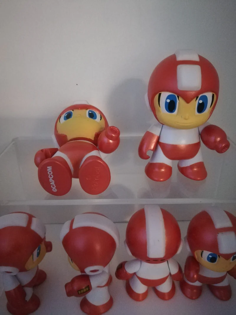 MEGA MAN FIGURE (8cm)