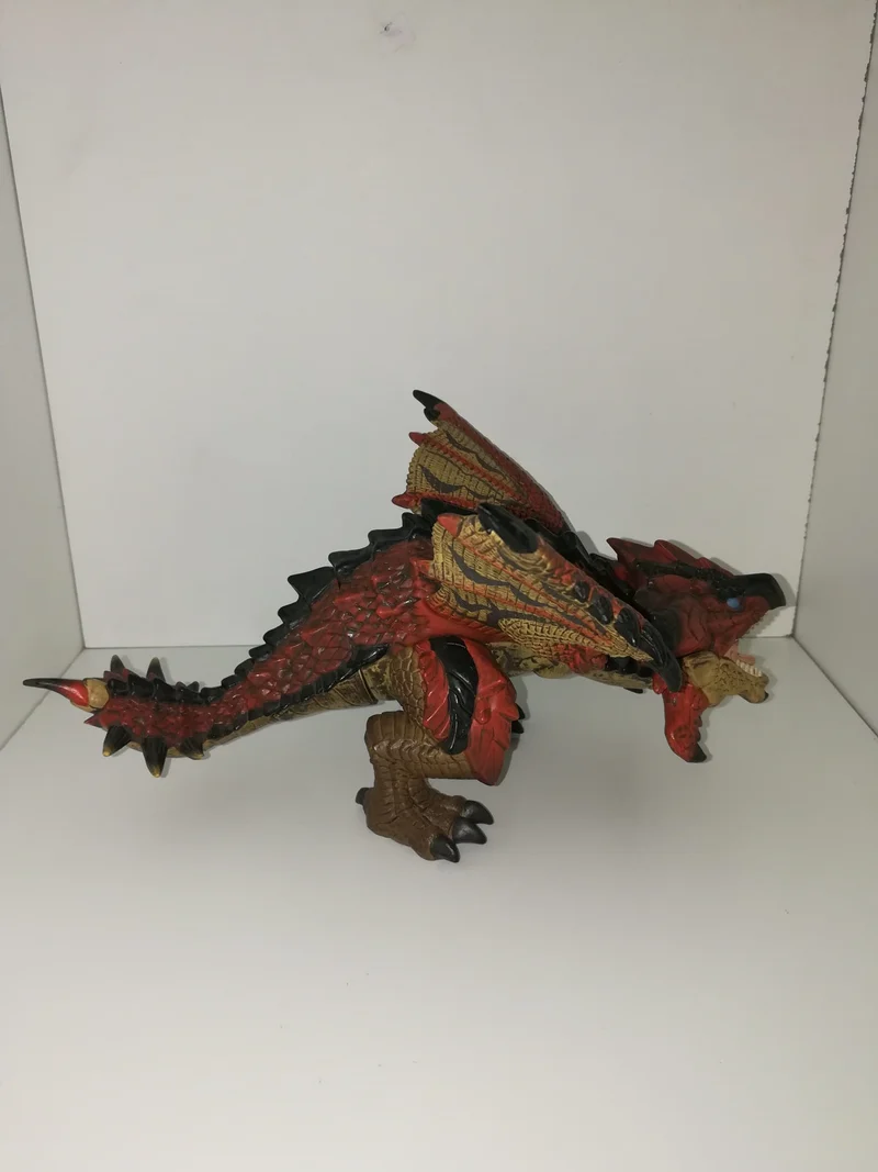 MONSTER HUNTER (15X25cm)SALVADANAIO nuovo senza scatola