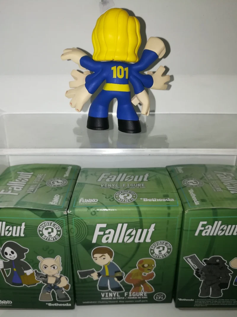 FALLOUT FIGURE (8cm)