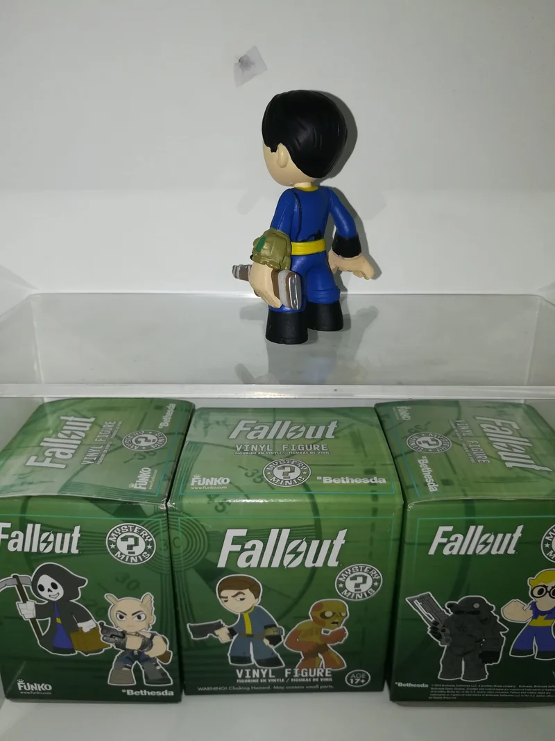 FALLOUT FIGURE (8cm)