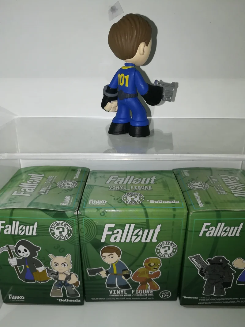 FALLOUT FIGURE (8cm)