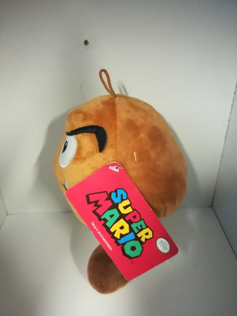 PELUCHE SUPER MARIO GOOMBA FUNGO (20cm)