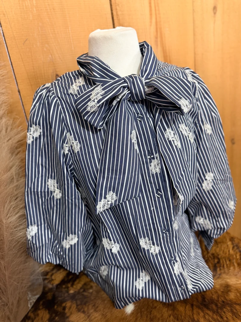 Navy / Ivory Embroidered Button Up 3/4 Sleeve Top