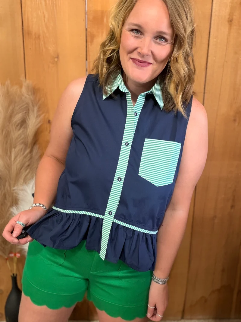 Kelly Green Scalloped Hem Shorts
