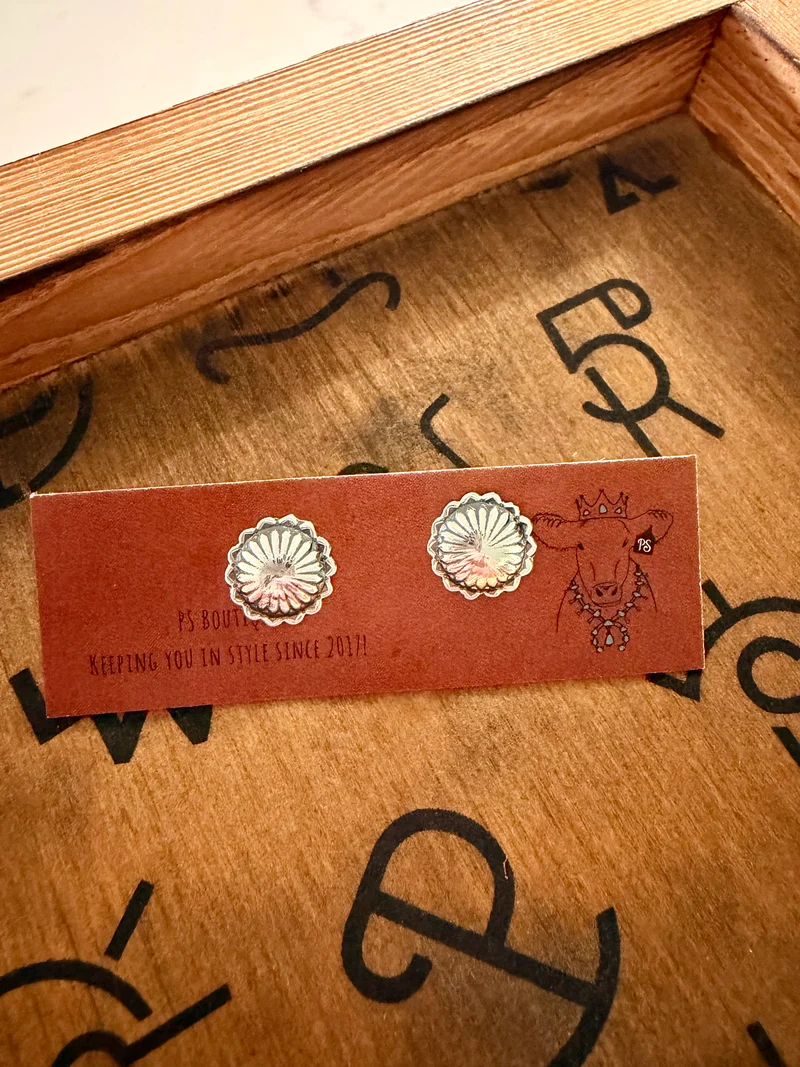 Concho Stud Earrings (brass)