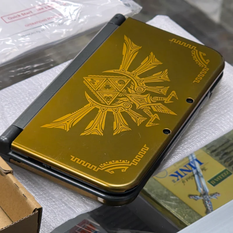 CIB "New" Nintendo 3DS XL Hyrule Edition