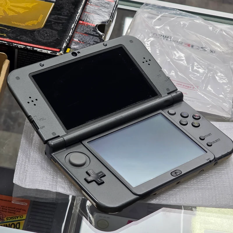 CIB "New" Nintendo 3DS XL Hyrule Edition