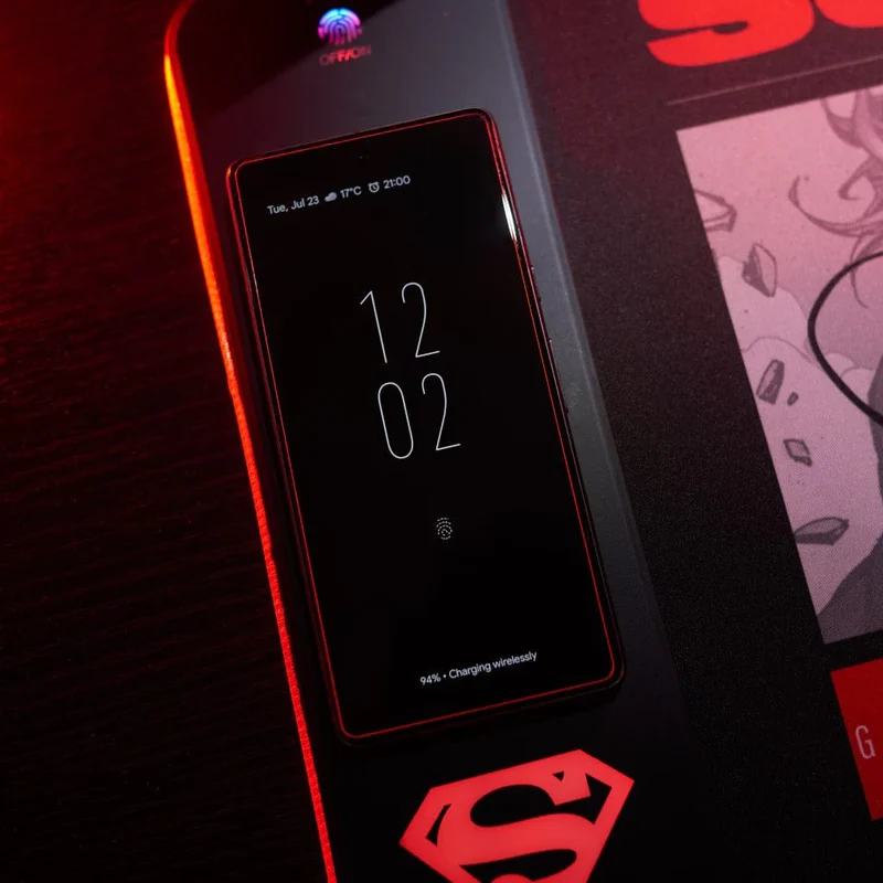 Superman - Tappetino da gioco oversize e caricabatterie per cellulare-PRE-ORDER