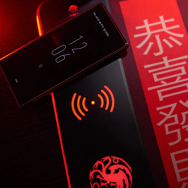 House of Dragons - Tappetino da gioco oversize e caricabatterie per cellulare-PRE-ORDER