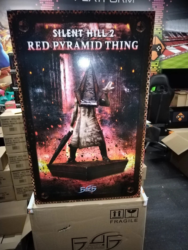 Silent Hill 2 Statue Red Pyramid Thing 46 cm FIRST 4 FIGURE -