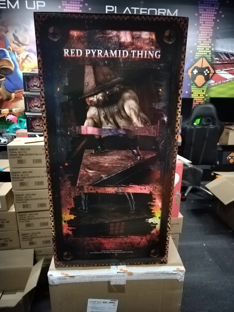 Silent Hill 2 Statue Red Pyramid Thing 46 cm FIRST 4 FIGURE -