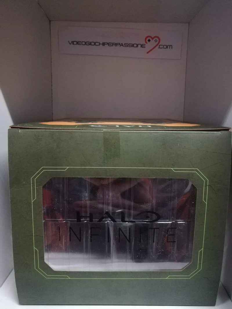 Halo Infinite PVC Statue Master Chief & Grappleshot 26 cm