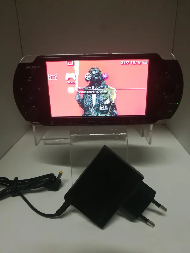 PSP console MOD. 3004 (usato garantito senza scatola )