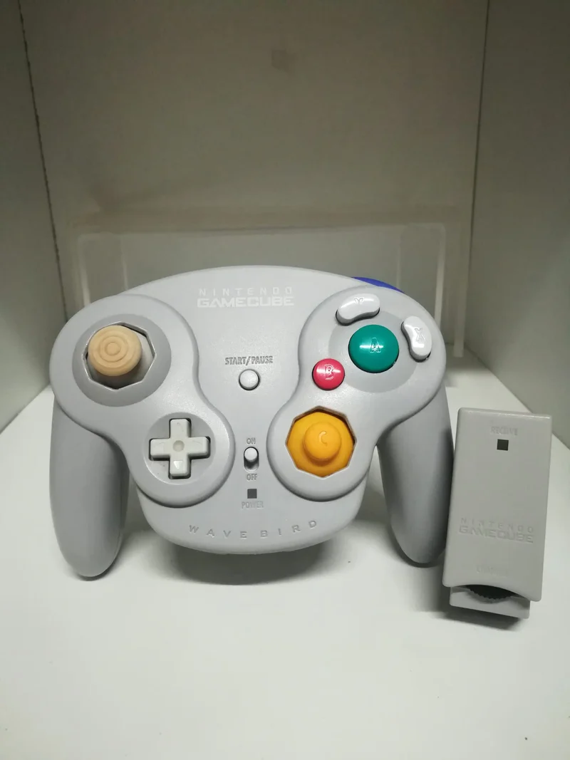 NINTENDO GAMECUBE CONTROLLER WIRELESS ORIGINALE (usato senza scatola)