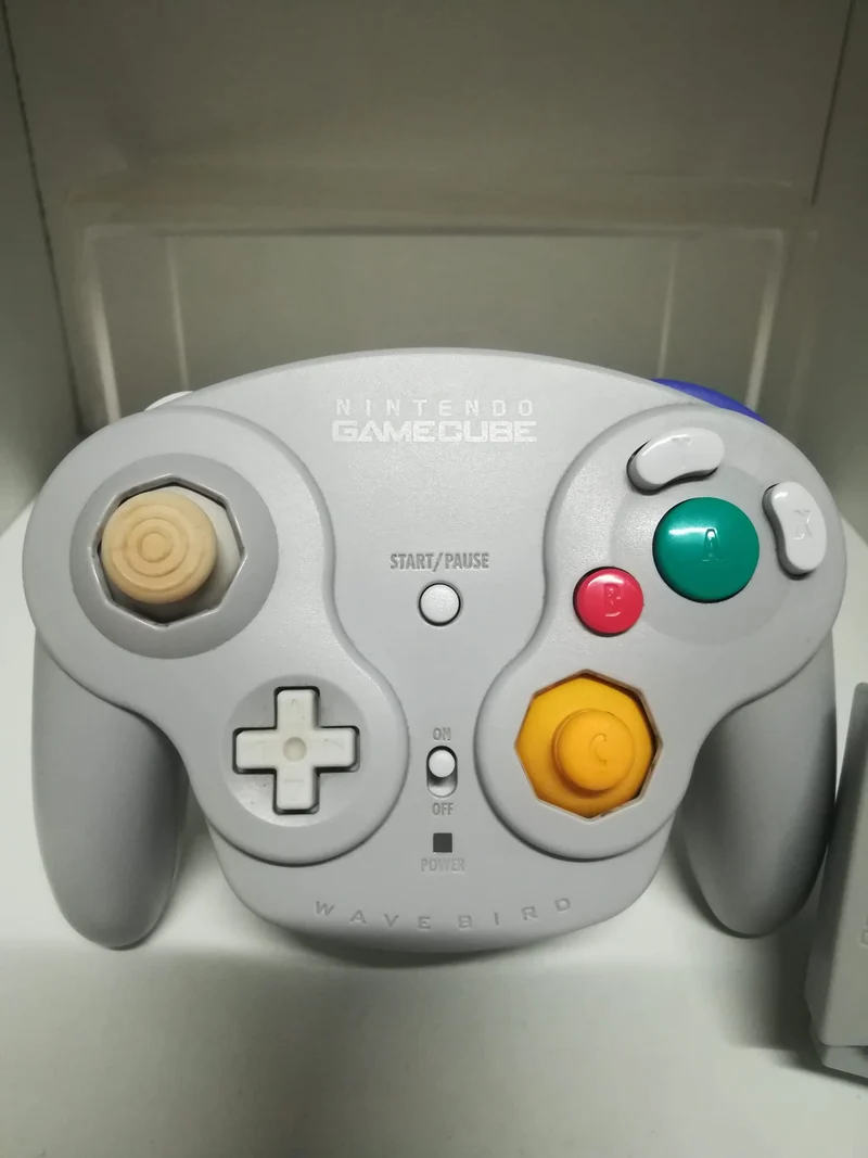 NINTENDO GAMECUBE CONTROLLER WIRELESS ORIGINALE (usato senza scatola)