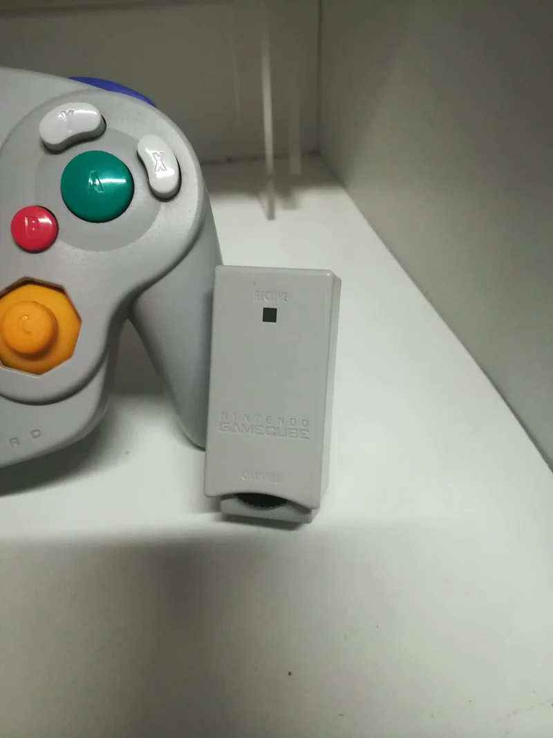 NINTENDO GAMECUBE CONTROLLER WIRELESS ORIGINALE (usato senza scatola)