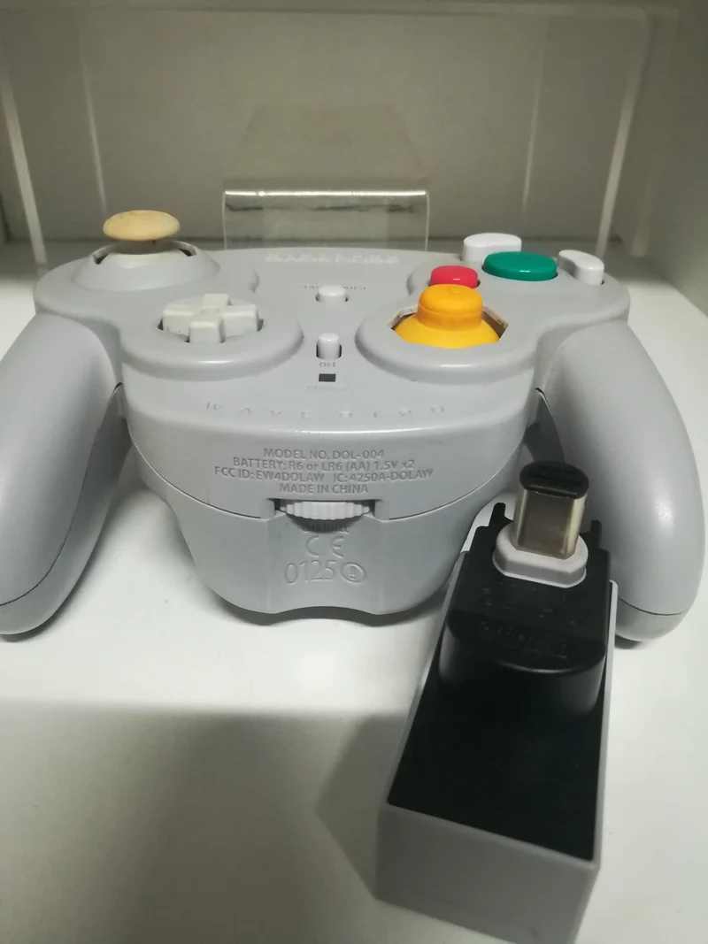 NINTENDO GAMECUBE CONTROLLER WIRELESS ORIGINALE (usato senza scatola)