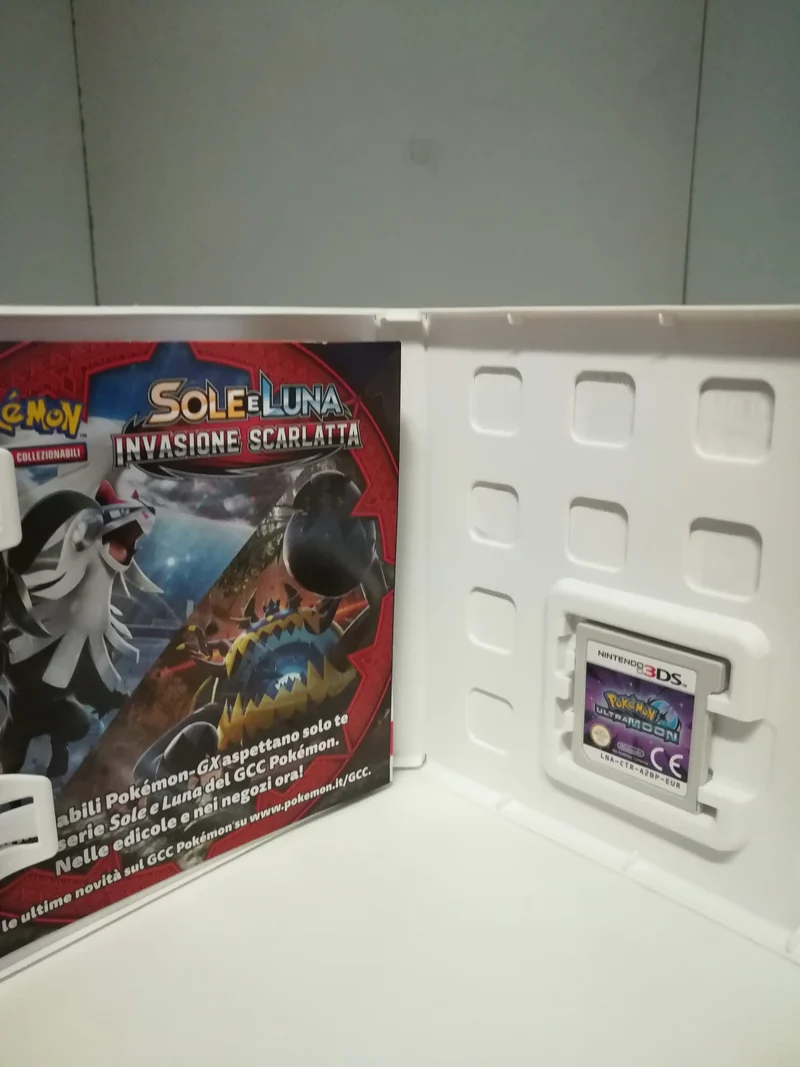POKEMON ULTRA LUNA NINTENDO 3DS (usato garantito)(versione italiana)
