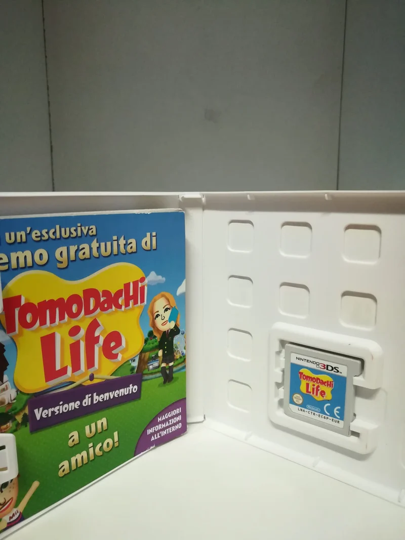 TOMODACHI LIFE NINTENDO 3DS (usato garantito)(versione italiana)