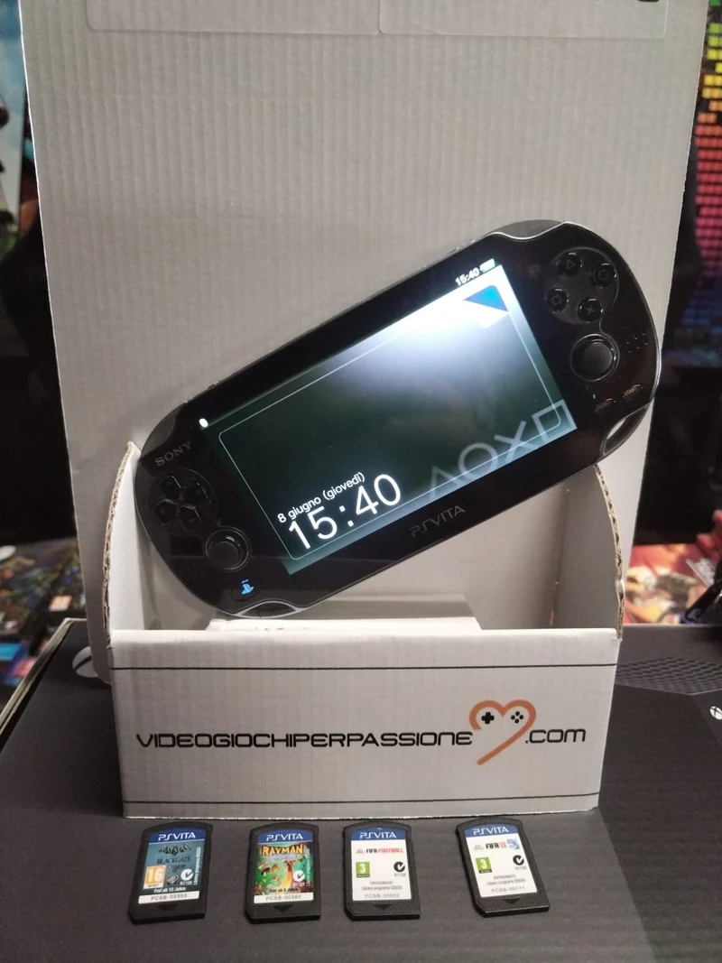 Sony PS Vita + Custodia e 4 Giochi - USATO GARANTITO
