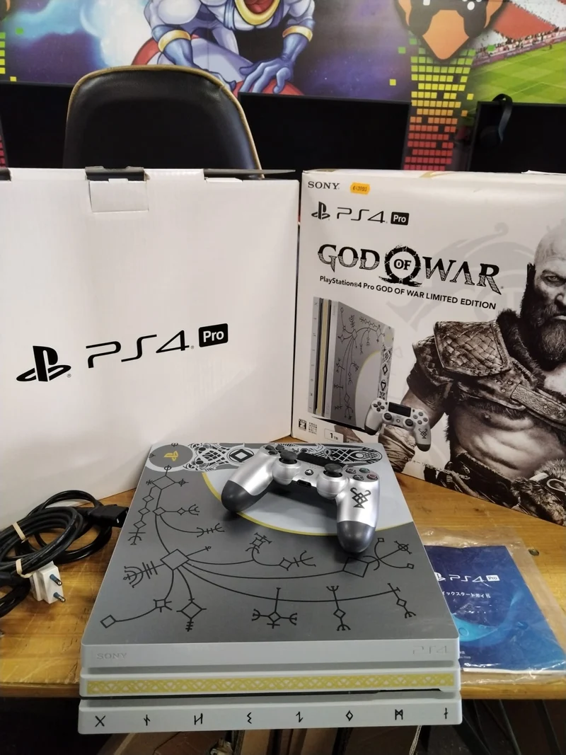 PlayStation 4 PS4 Pro God of War Limited Edition 1TB (usato garantito)