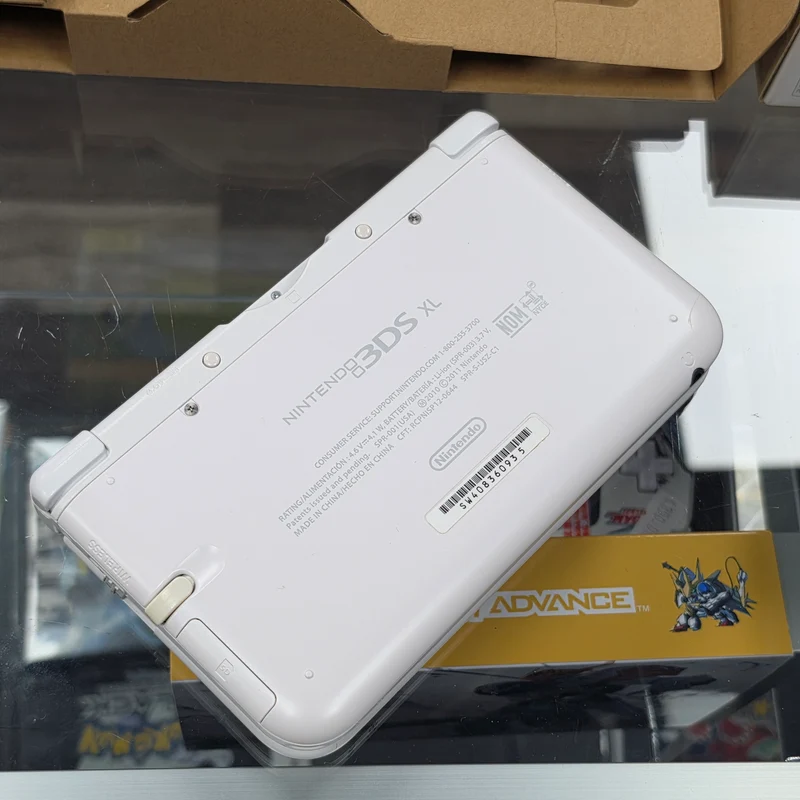 Nintendo 3DS XL Mickey Edition