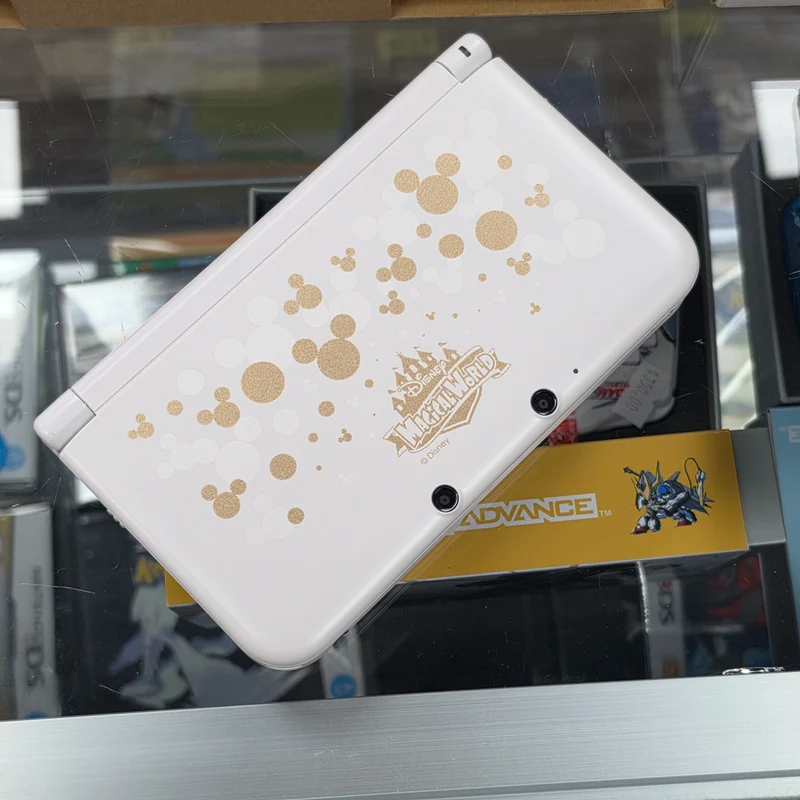 Nintendo 3DS XL Mickey Edition