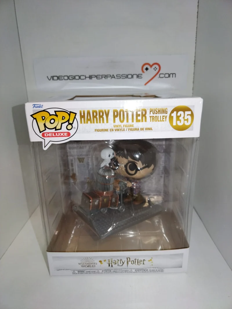 Harry Potter POP! Deluxe Harry Pushing Trolley 9 cm