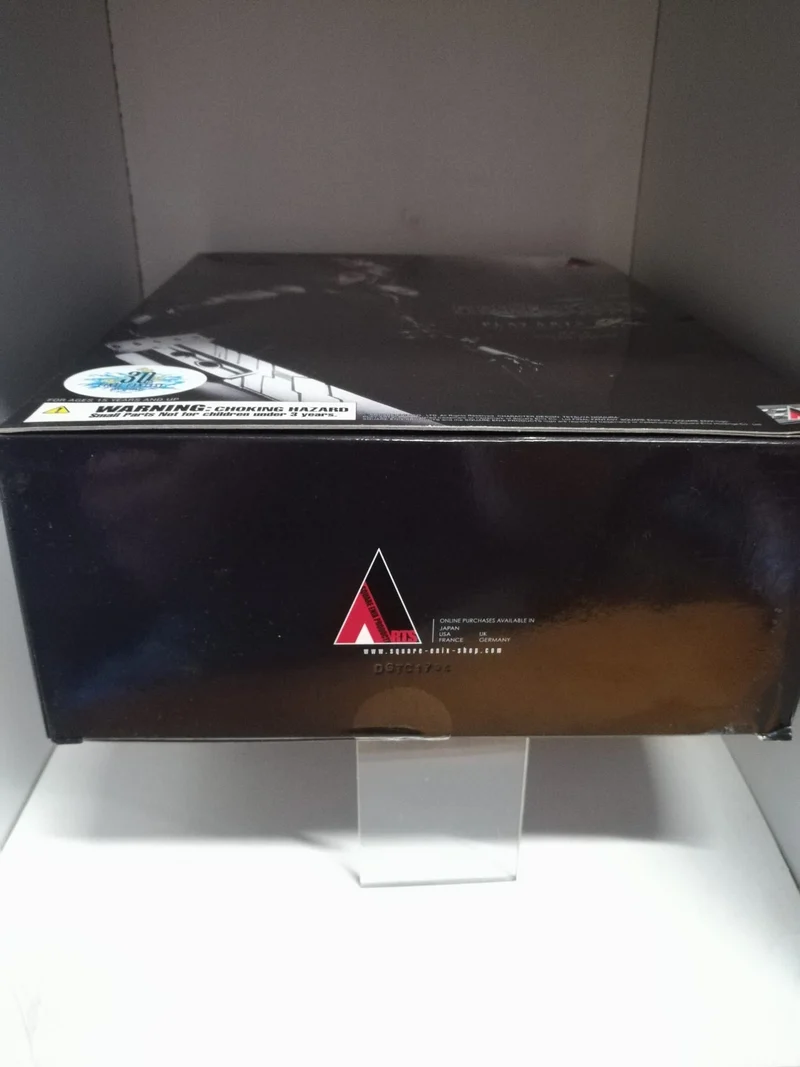 FINAL FANTASY VII REMAKE FIGURE CLOUD