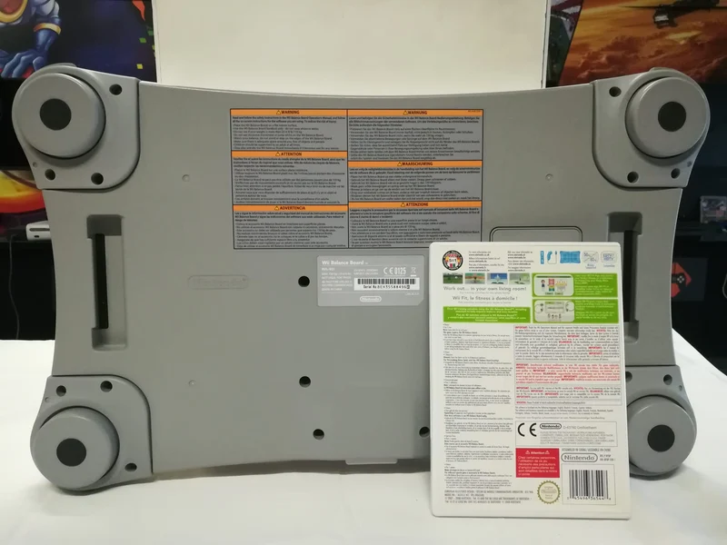 WII BALANCE BOARD + GIOCO WII FIT NINTENDO (usato garantito)(senza scatola)
