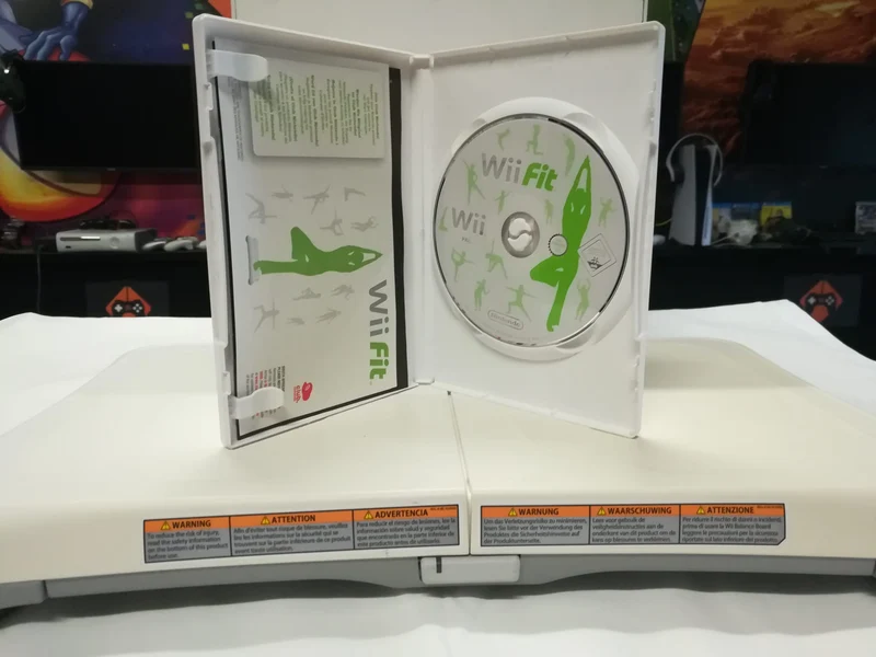 WII BALANCE BOARD + GIOCO WII FIT NINTENDO (usato garantito)(senza scatola)