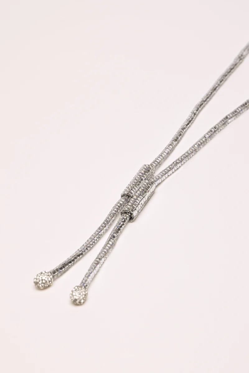 Collana lunga tubolare con strass