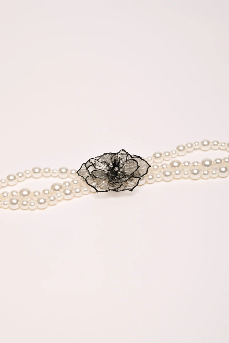 Choker con fiore 3D e perle