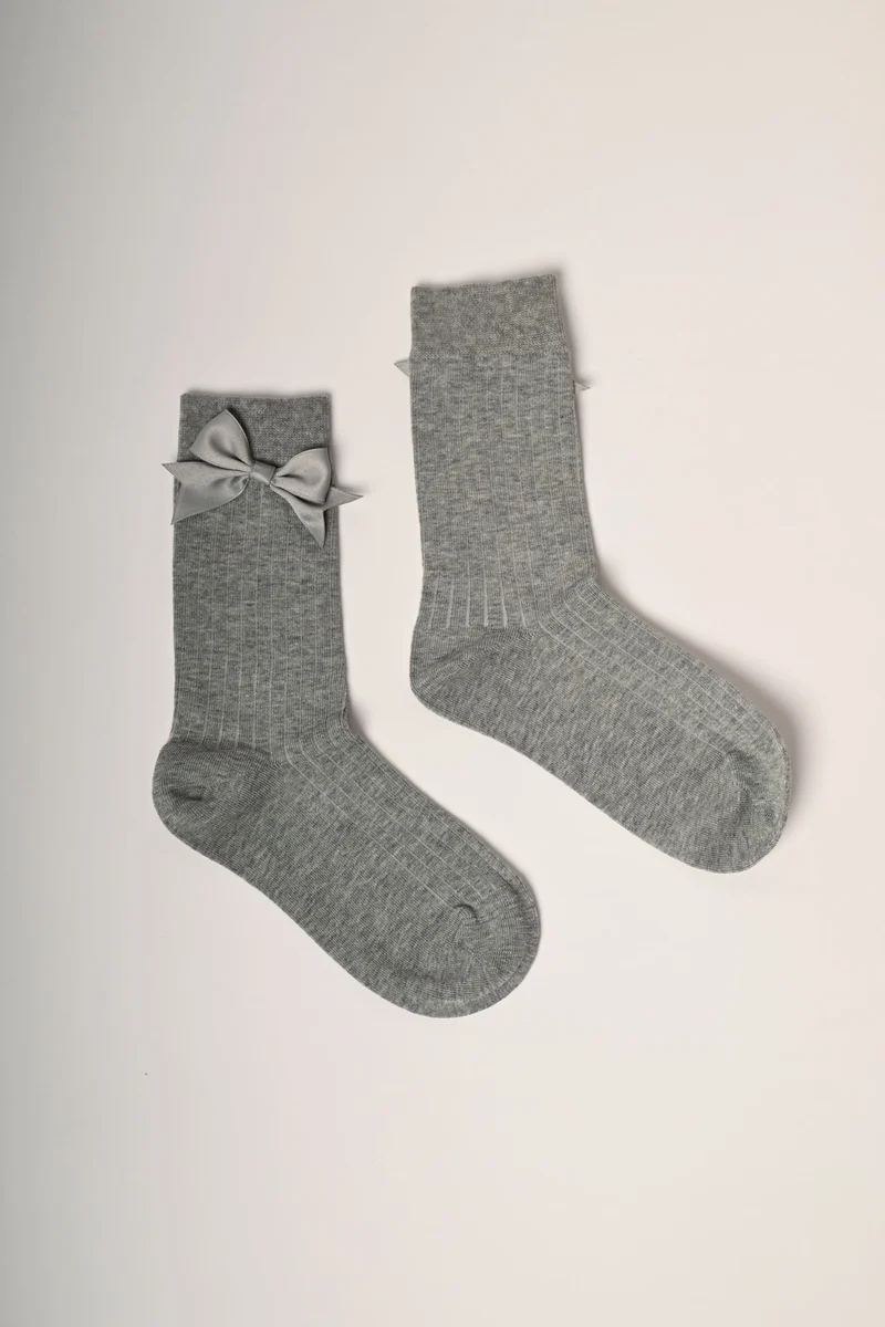 Set da due paia di calzini con fiocchetti