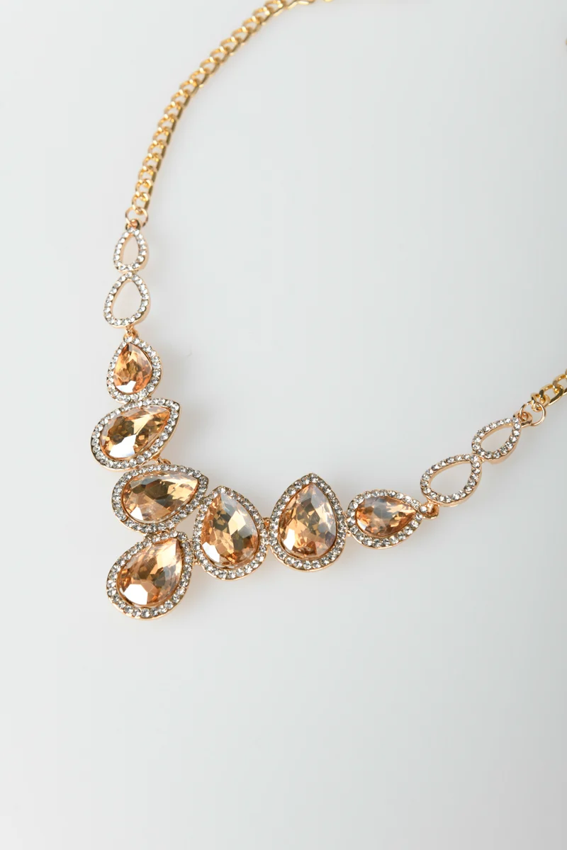 Collana con pietre a goccia