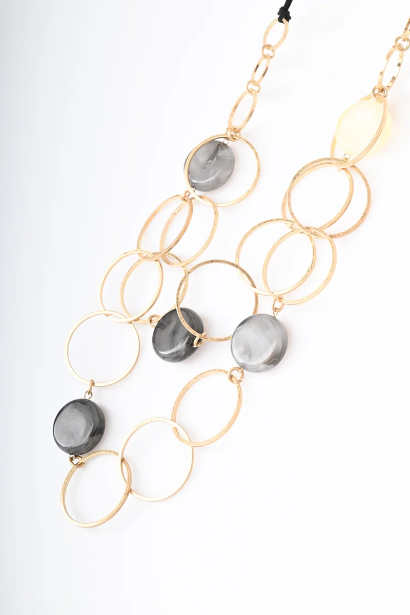 Collana con decorazione a cerchi