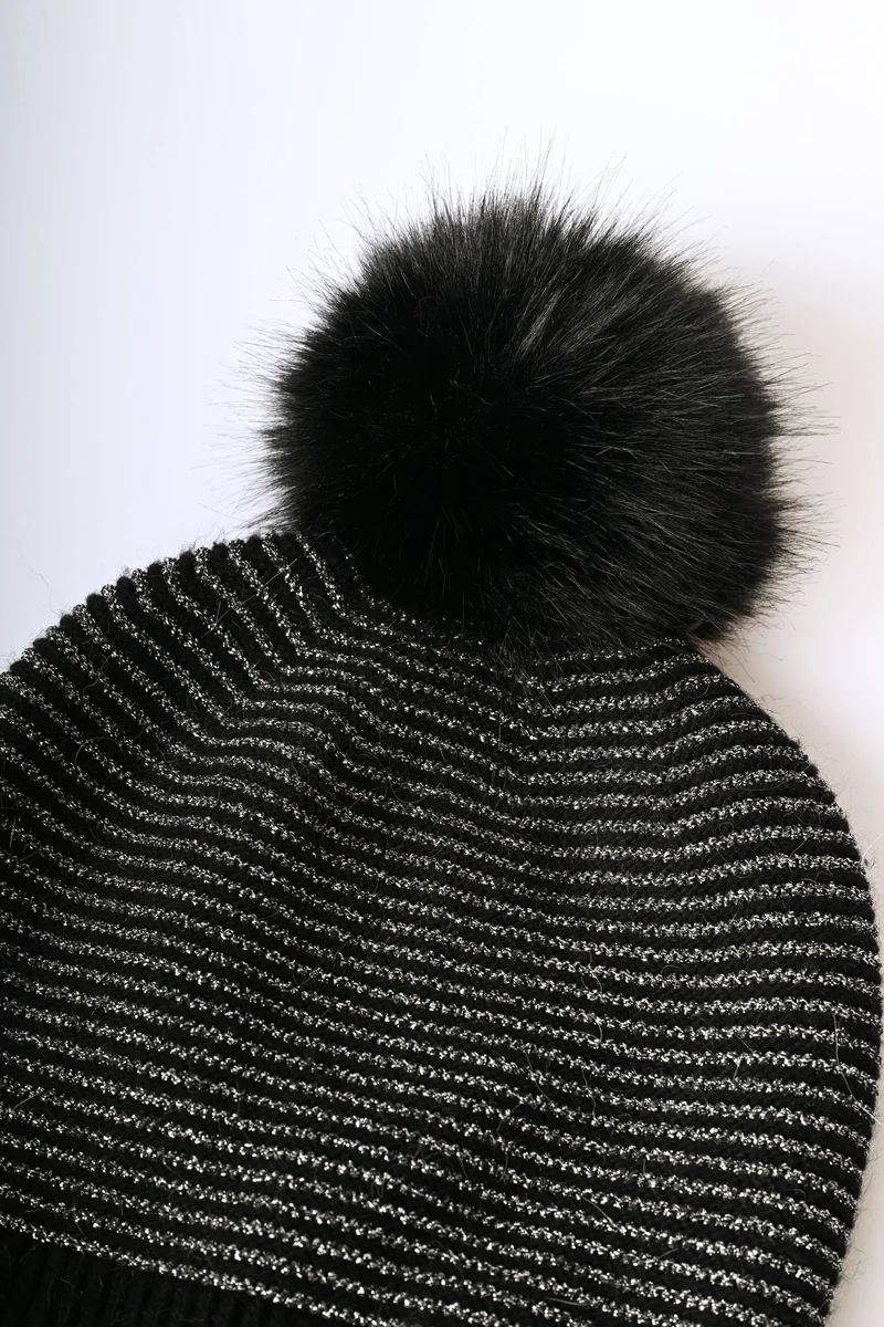 Berretto a righe lurex con pompon