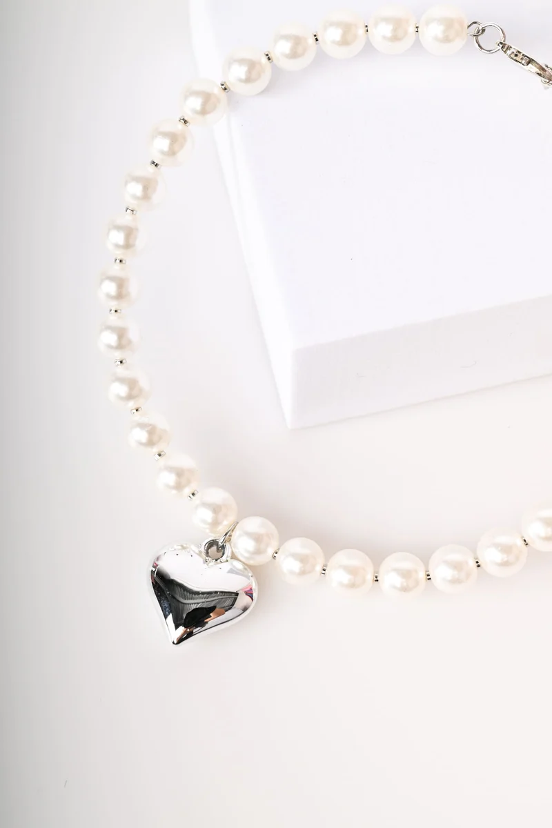 Collana con perle e cuore