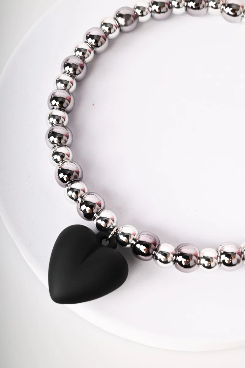 Collana con sfere e cuore