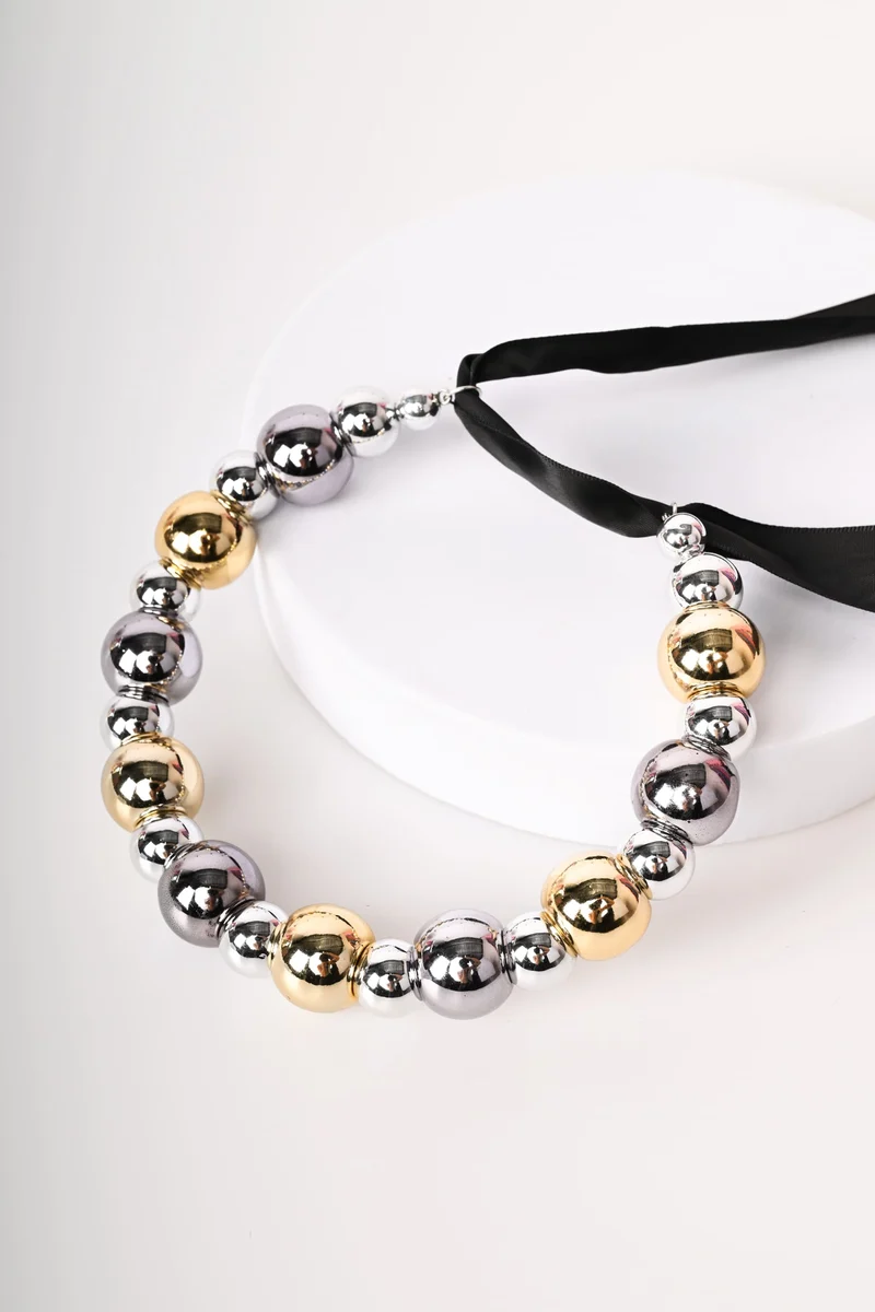 Chocker con sfere e nastrino