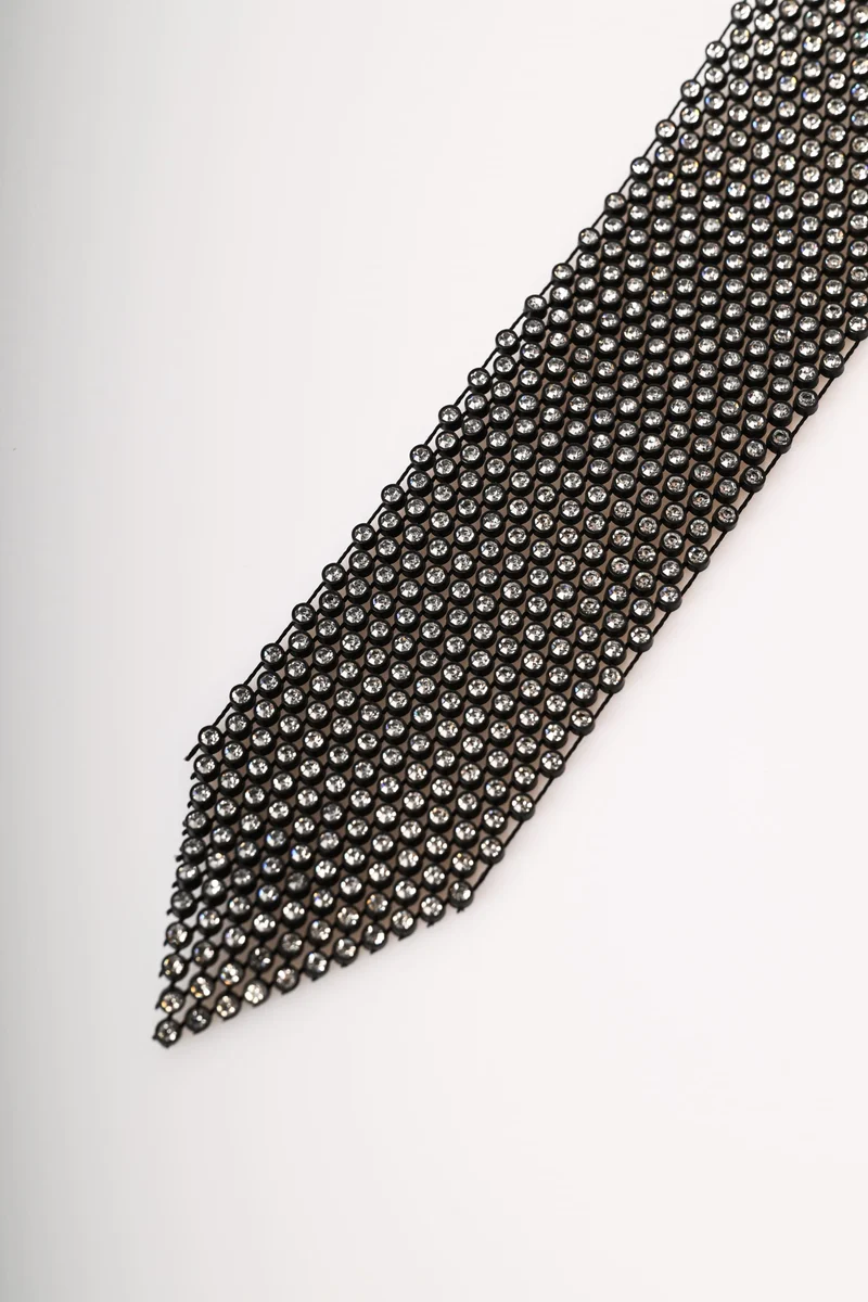 Cravatta in maglia strass