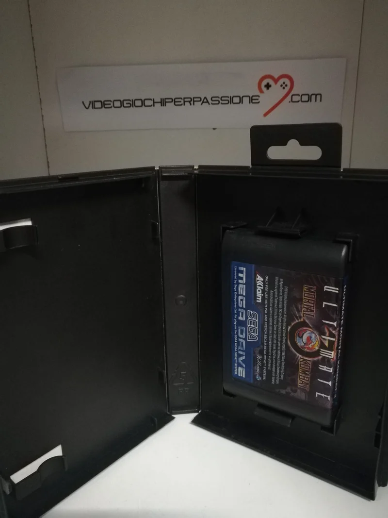 ULTIMATE MORTAL KOMBAT 3 SEGA MEGA DRIVE (usato)(manca il manuale)