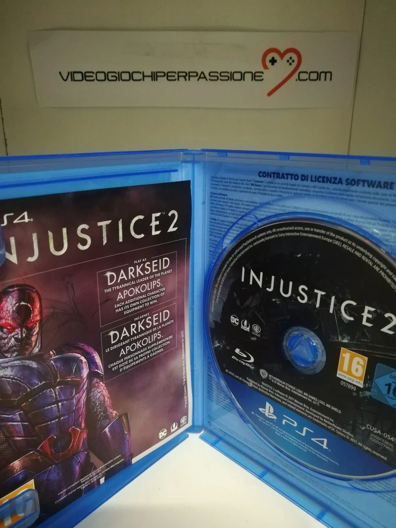 INJUSTICE 2 PS4 (usato garantito)(versione italiana)